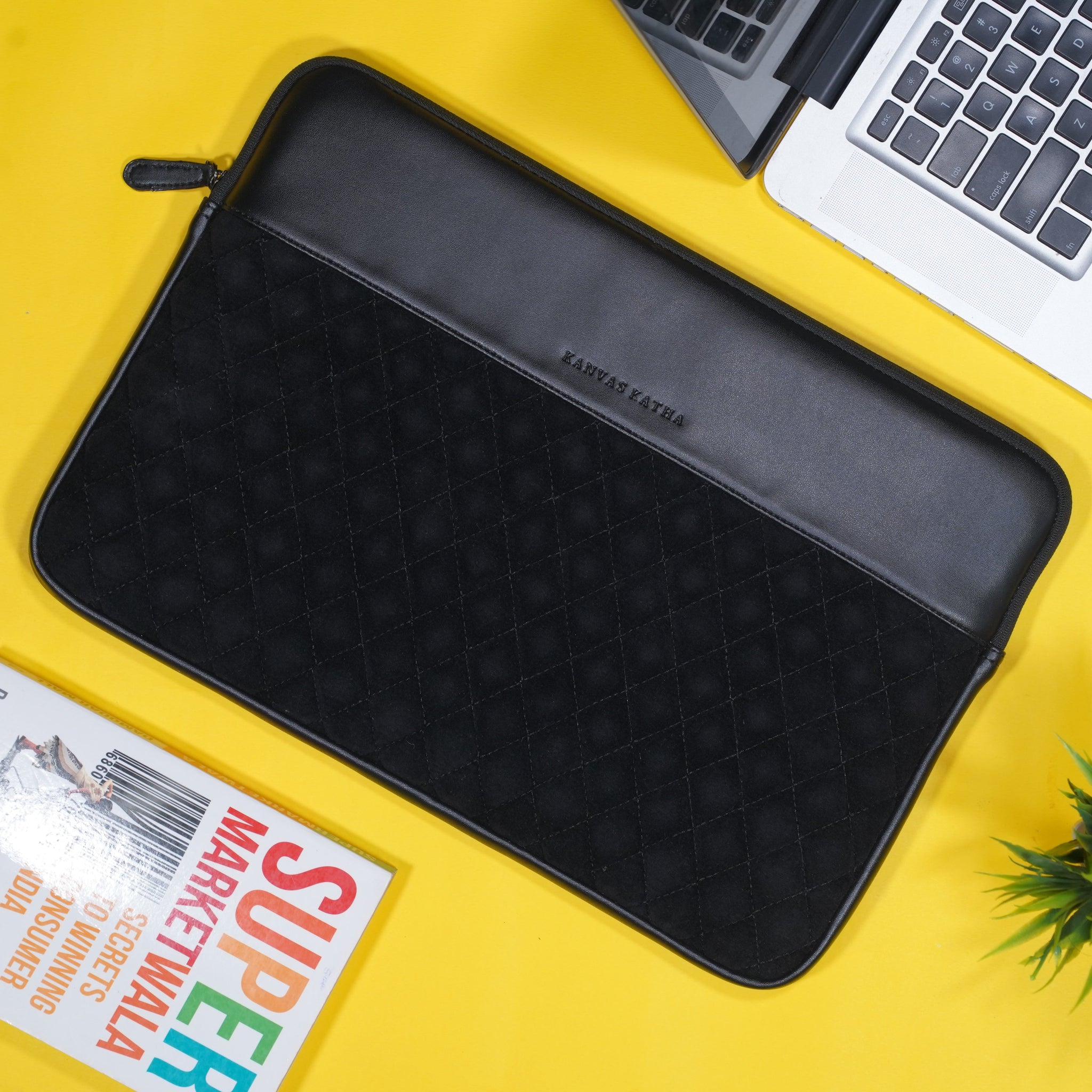 Velvet Sleeve / Slip Case For 15" Laptops & Macbooks (Black)